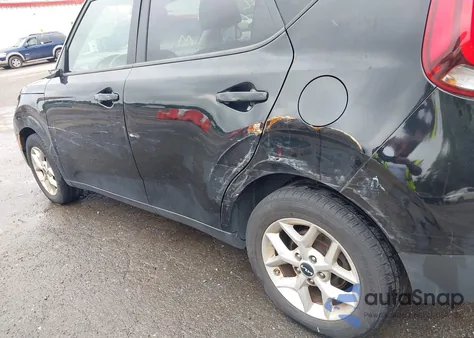 2022 Kia Soul Lx z USA, uszkodzony, nr VIN KNDJ23AU0N7155373